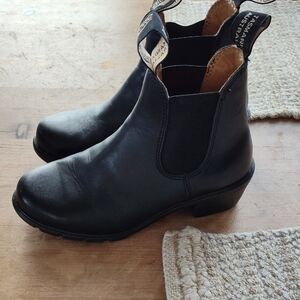 Blundstone Black Leather Chelsea Boots